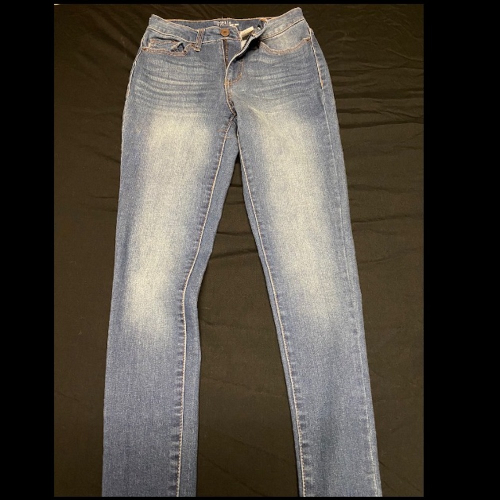 Medium wash skinny jeans